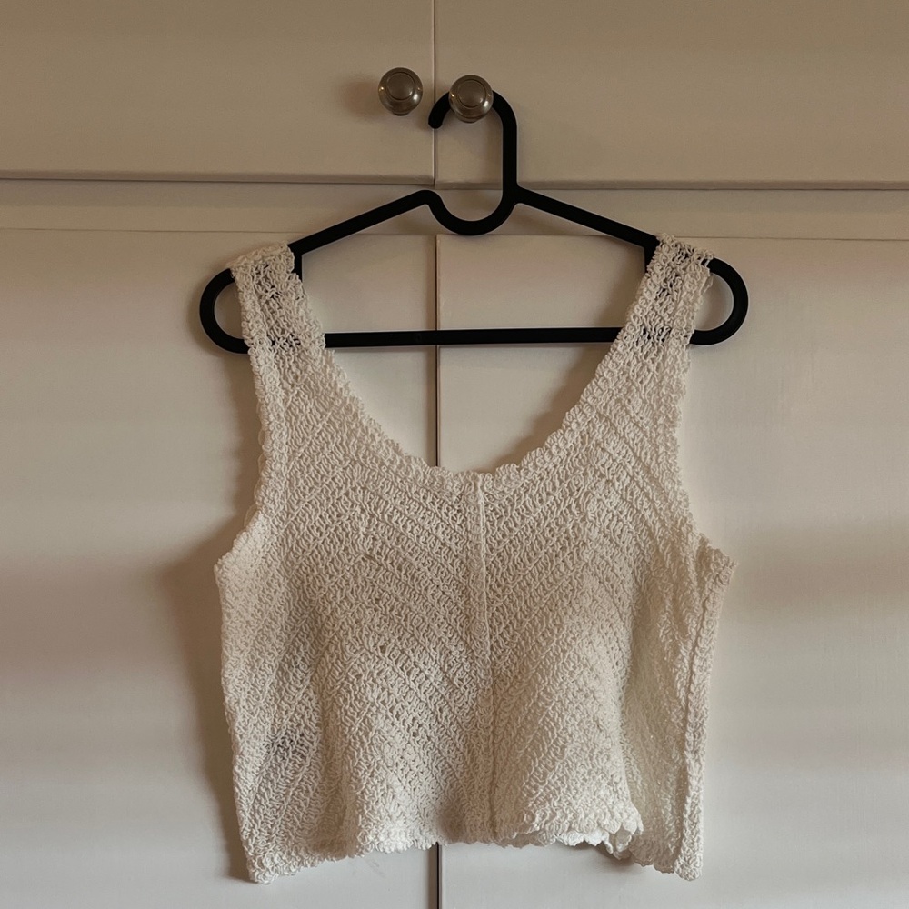 Chic Cream Crochet Button-Up Crop Top - Picture 4 of 4